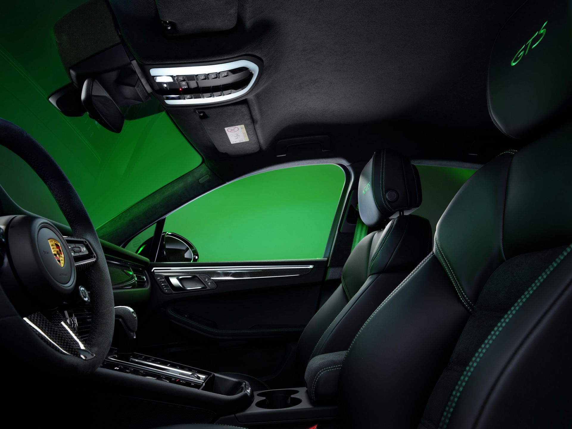 Download 2022 Porsche Macan GTS with Sport Package - Interior HD Wallpaper 1921x1441 #32