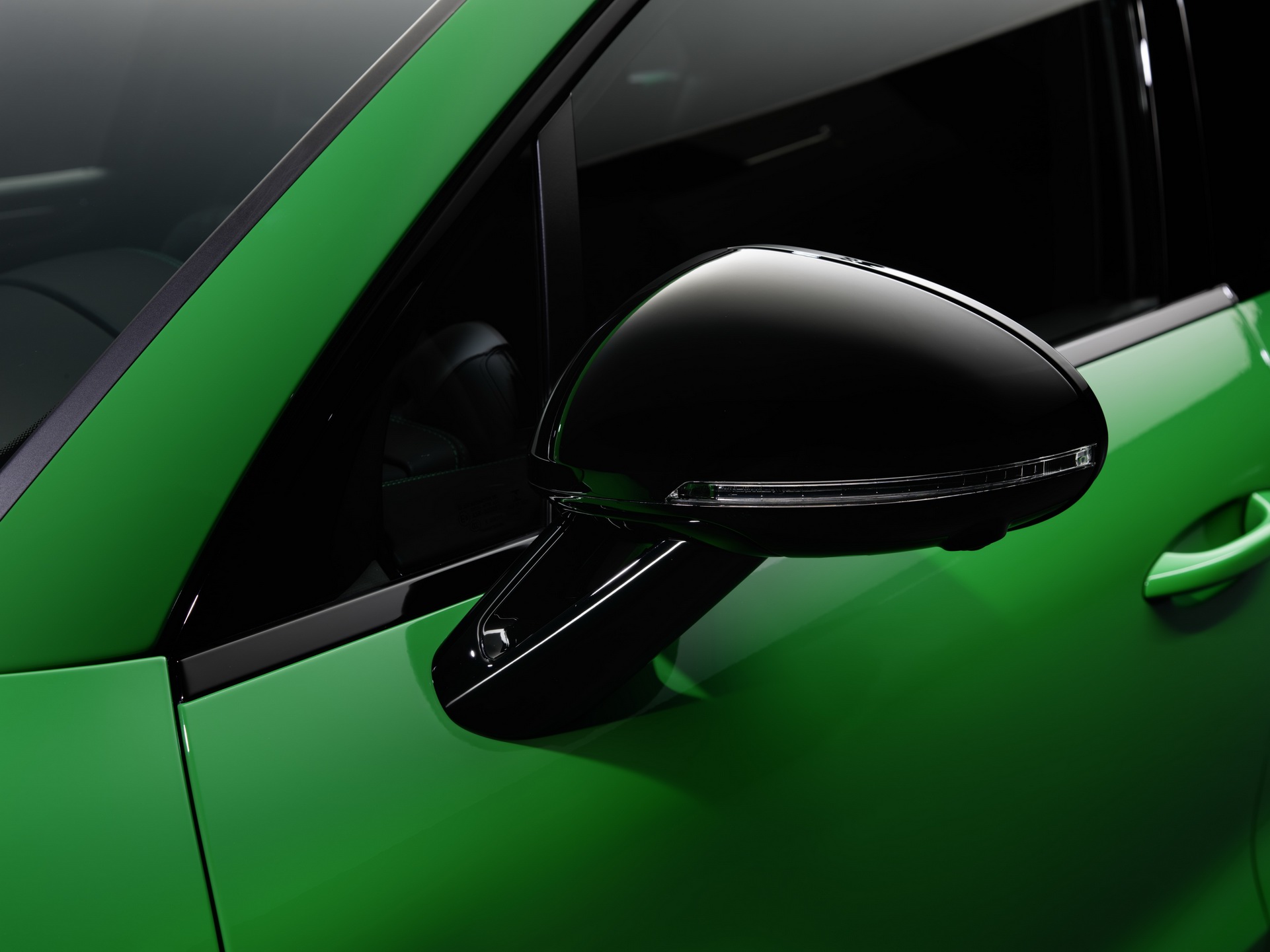 Download 2022 Porsche Macan GTS with Sport Package - Mirror HD Wallpaper 1921x1441 #45