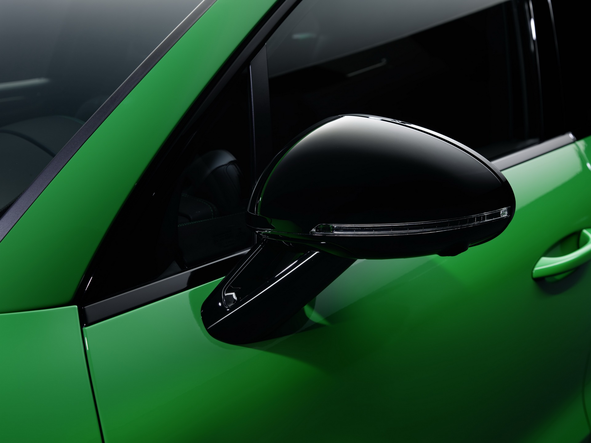 Download 2022 Porsche Macan GTS with Sport Package - Mirror HD Wallpaper 1921x1441 #27