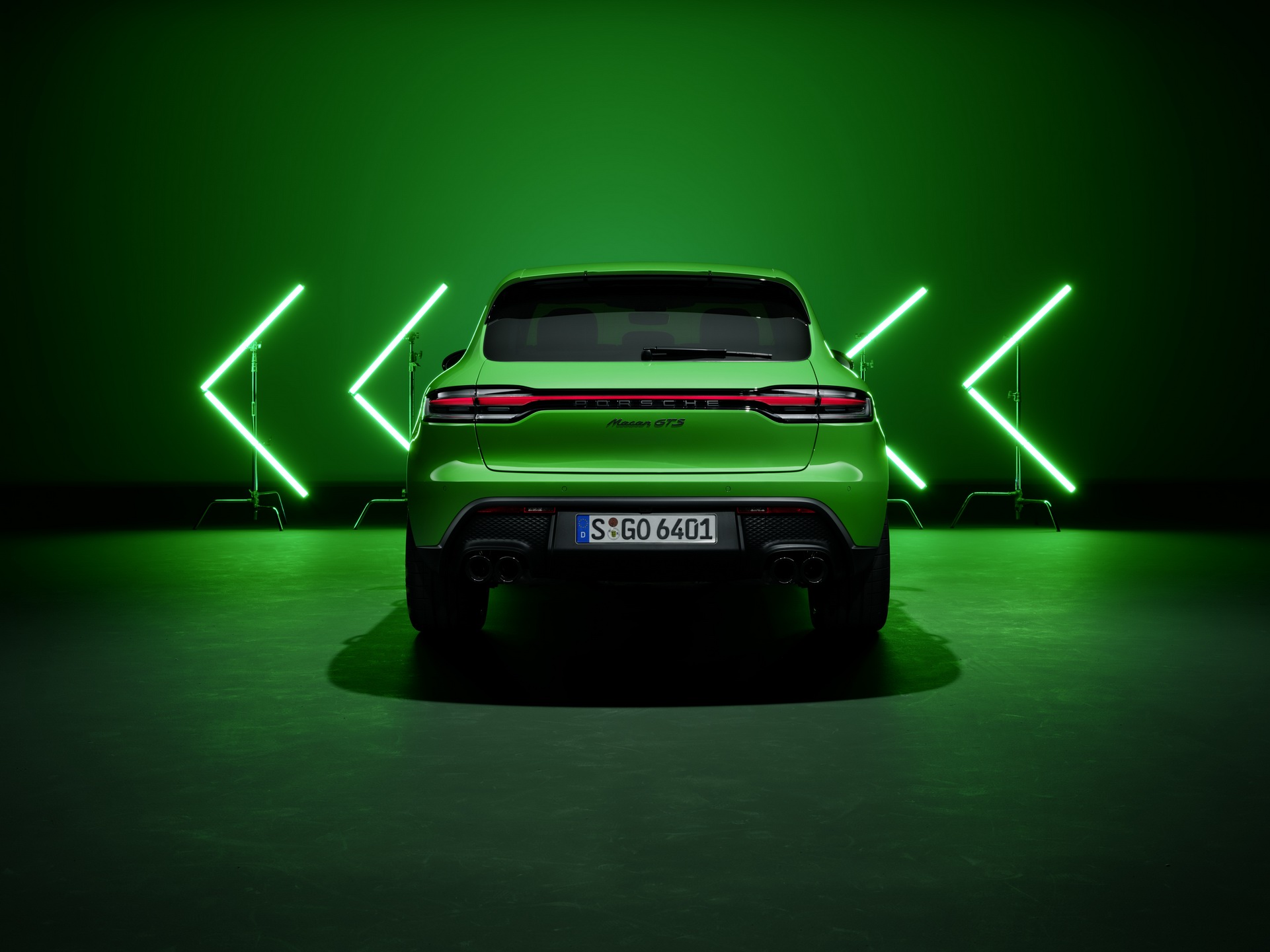 Download 2022 Porsche Macan GTS with Sport Package - Rear HD Wallpaper 1921x1441 #22