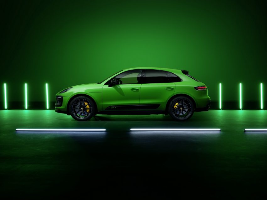 2022 Porsche Macan GTS with Sport Package - Side Wallpaper 850x638 #23