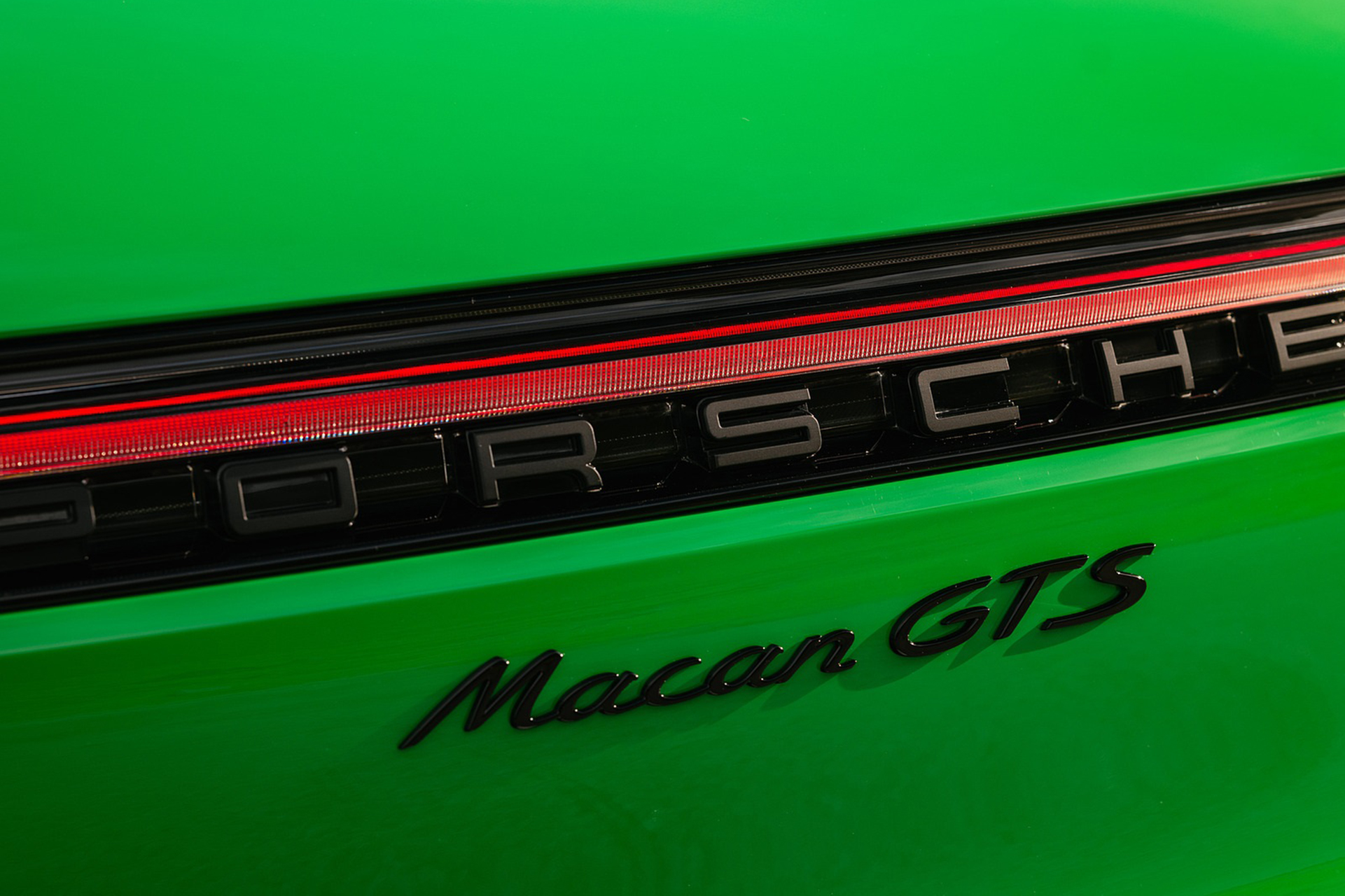 Download 2022 Porsche Macan GTS with Sport package - Badge HD Wallpaper 1921x1280 #170