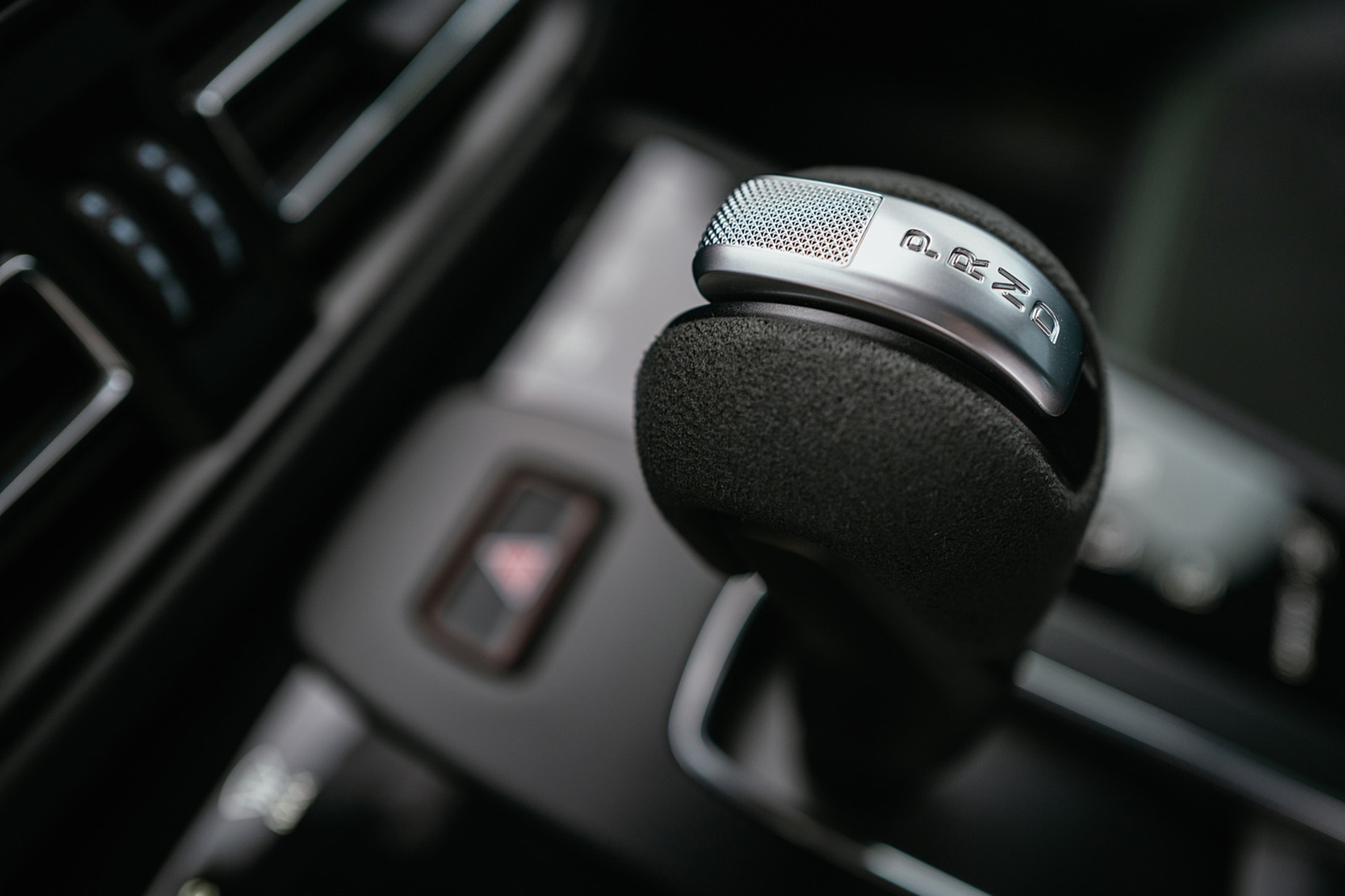 Download 2022 Porsche Macan GTS with Sport package - Central Console HD Wallpaper 1921x1280 #185