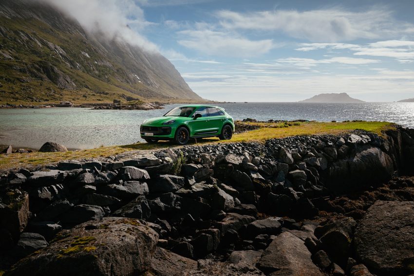 2022 Porsche Macan GTS with Sport package - Front Three-Quarter Wallpaper 850x567 #139