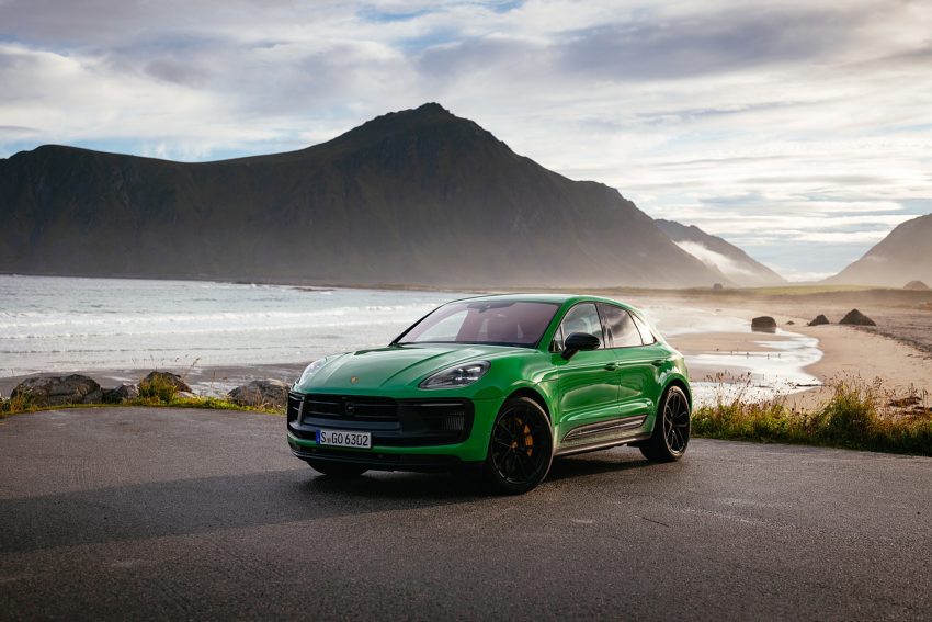 2022 Porsche Macan GTS with Sport package - Front Three-Quarter Wallpaper 850x567 #147