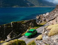 2022 Porsche Macan GTS with Sport package - Front Three-Quarter Wallpaper 190x150