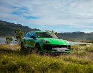 2022 Porsche Macan GTS with Sport package - Front Three-Quarter Wallpaper 190x150