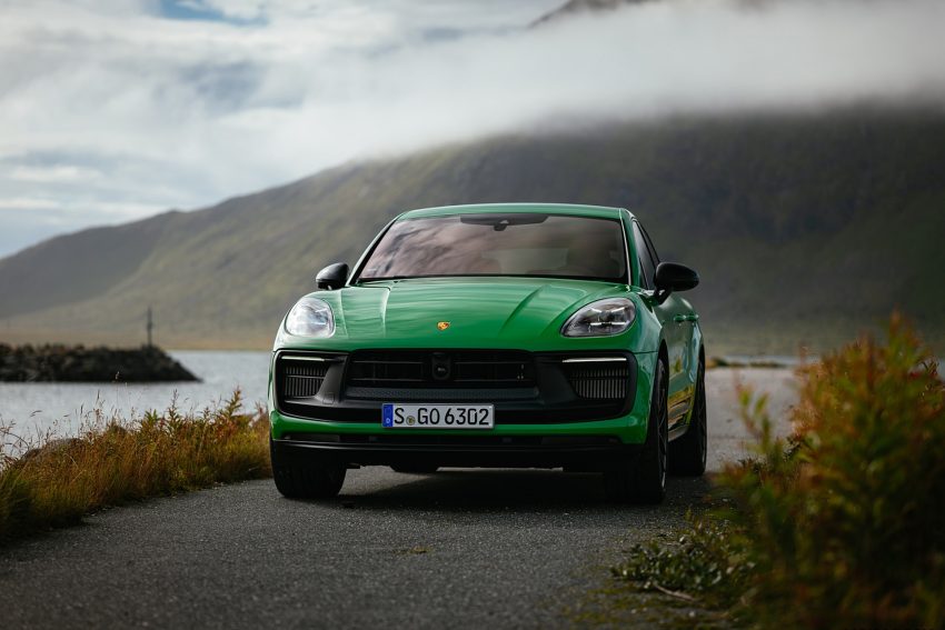 2022 Porsche Macan GTS with Sport package - Front Wallpaper 850x567 #152