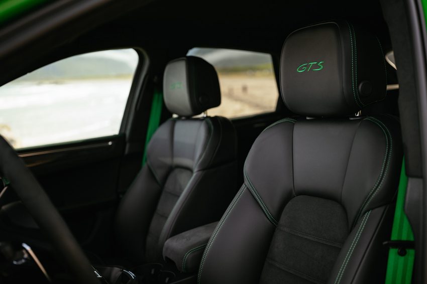 2022 Porsche Macan GTS with Sport package - Interior, Front Seats Wallpaper 850x566 #188