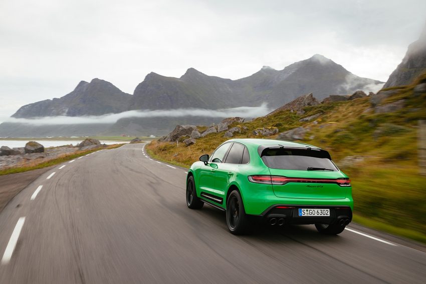 2022 Porsche Macan GTS with Sport package - Rear Three-Quarter Wallpaper 850x566 #107