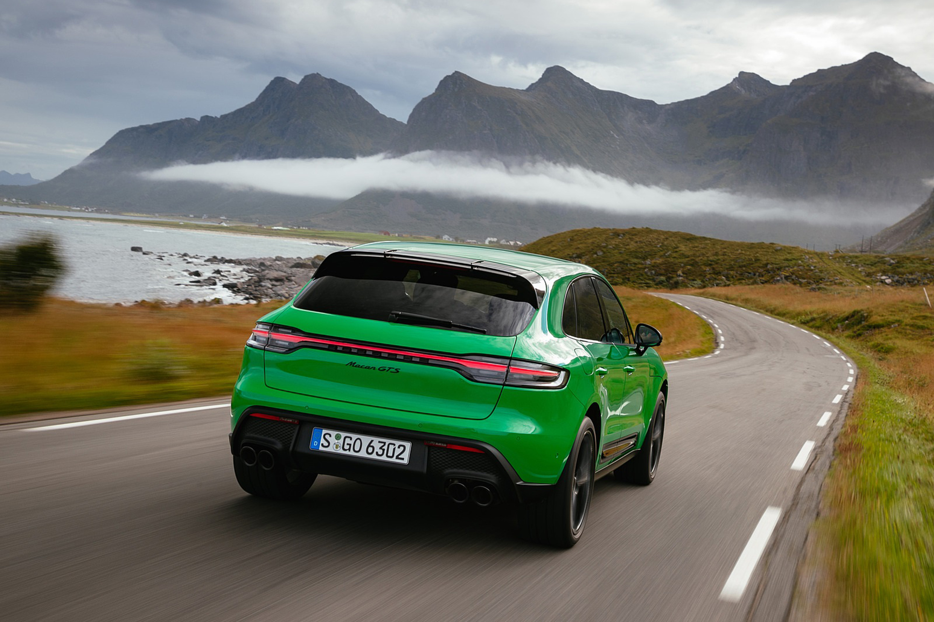 Download 2022 Porsche Macan GTS with Sport package - Rear HD Wallpaper 1921x1280 #109