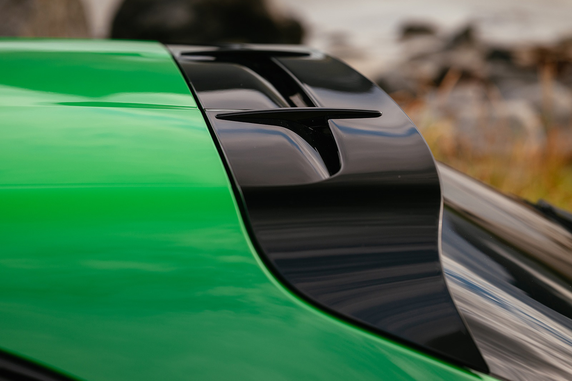 Download 2022 Porsche Macan GTS with Sport package - Spoiler HD Wallpaper 1921x1280 #165