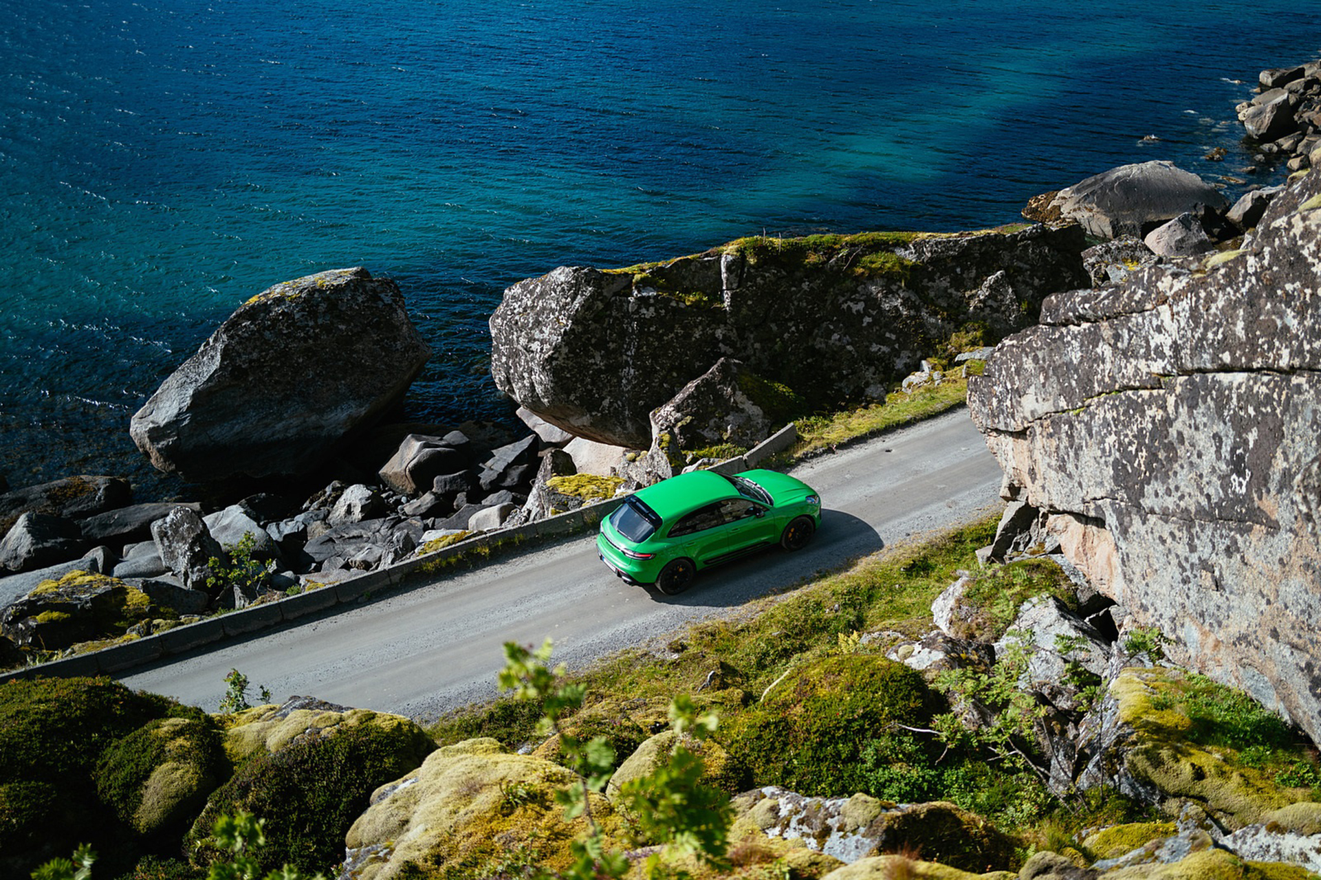 Download 2022 Porsche Macan GTS with Sport package - Top HD Wallpaper 1921x1280 #129