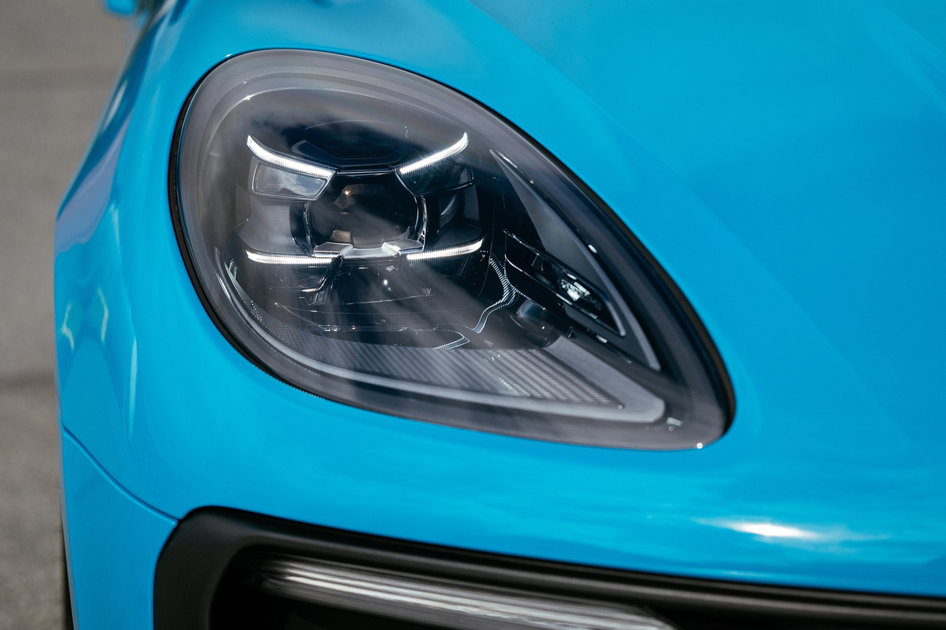 Download 2022 Porsche Macan - Headlight HD Wallpaper 1921x1280 #22