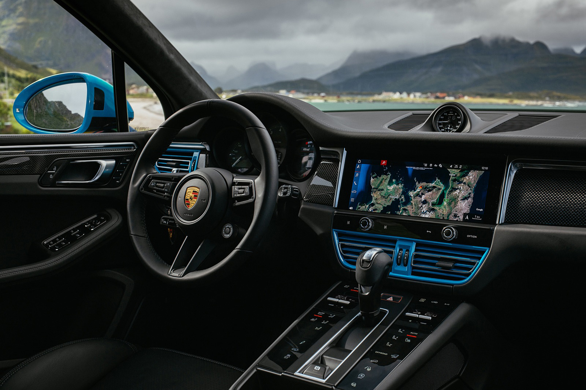 Download 2022 Porsche Macan - Interior HD Wallpaper 1921x1280 #26