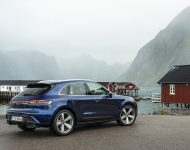 2022 Porsche Macan - Rear Three-Quarter Wallpaper 190x150