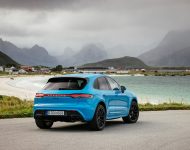 2022 Porsche Macan - Rear Three-Quarter Wallpaper 190x150
