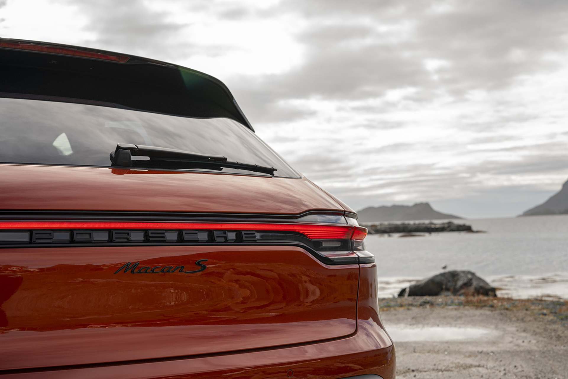 Download 2022 Porsche Macan S - Detail HD Wallpaper 1921x1281 #60