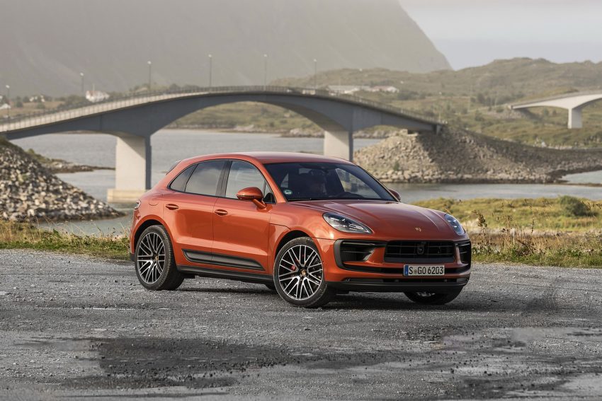 2022 Porsche Macan S - Front Three-Quarter Wallpaper 850x567 #40