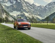 2022 Porsche Macan S - Front Three-Quarter Wallpaper 190x150