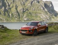 2022 Porsche Macan S - Front Three-Quarter Wallpaper 190x150