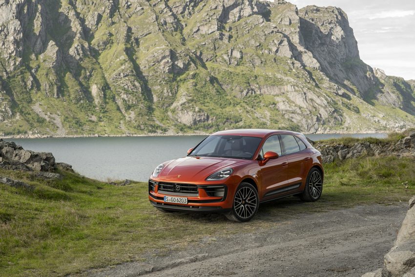 2022 Porsche Macan S - Front Three-Quarter Wallpaper 850x567 #22