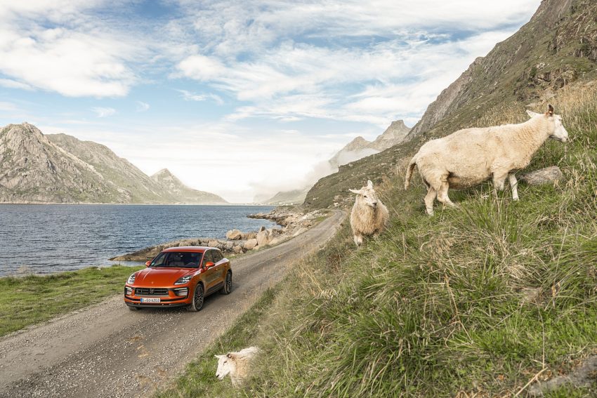 2022 Porsche Macan S - Front Wallpaper 850x567 #26