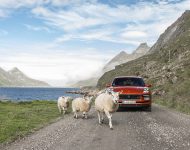 2022 Porsche Macan S - Front Wallpaper 190x150