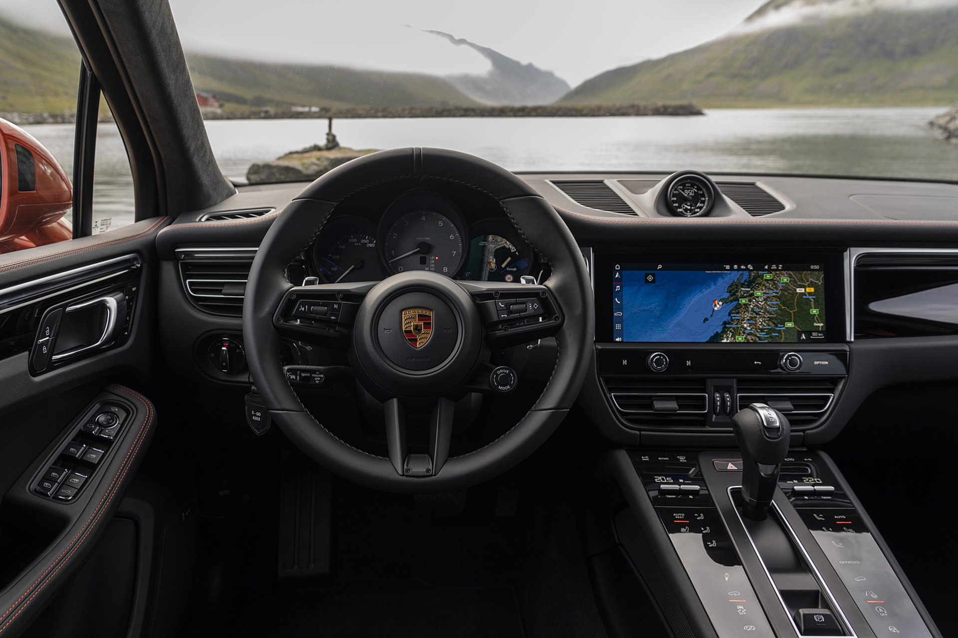 Download 2022 Porsche Macan S - Interior, Cockpit HD Wallpaper 1921x1280 #70