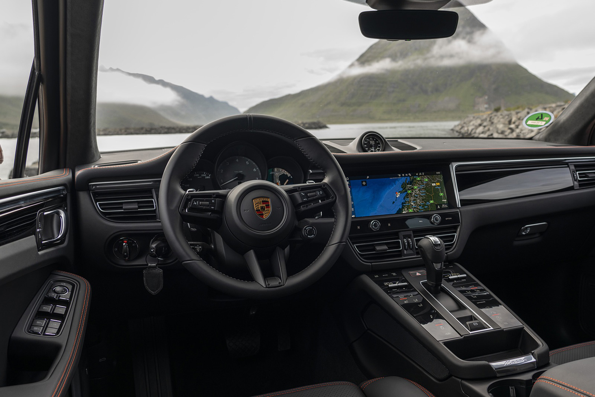 Download 2022 Porsche Macan S - Interior, Cockpit HD Wallpaper 1921x1280 #69