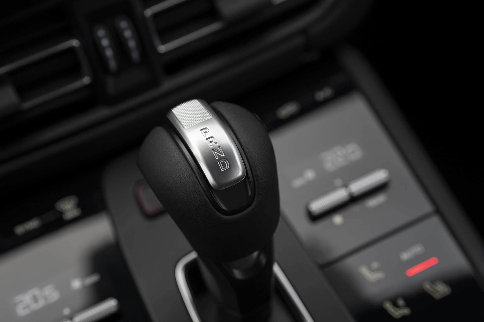 Download 2022 Porsche Macan S - Interior, Detail HD Wallpaper 1921x1280 #79