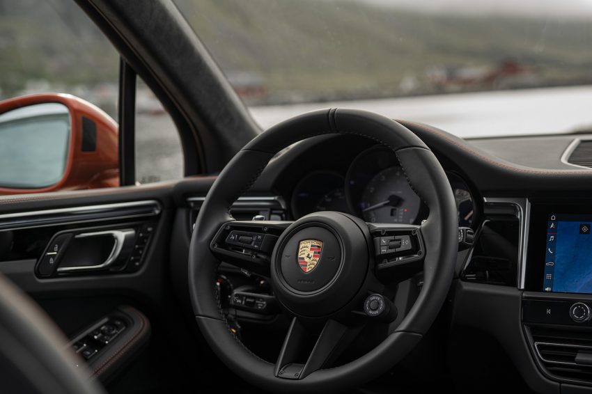 2022 Porsche Macan S - Interior, Steering Wheel Wallpaper 850x566 #64