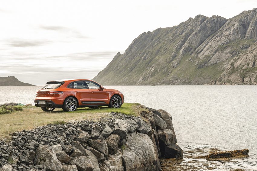 2022 Porsche Macan S - Rear Three-Quarter Wallpaper 850x566 #37