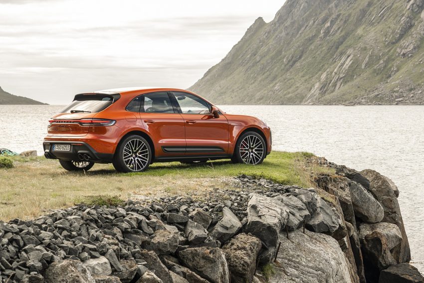 2022 Porsche Macan S - Rear Three-Quarter Wallpaper 850x567 #38