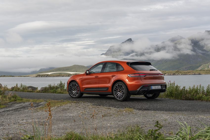 2022 Porsche Macan S - Rear Three-Quarter Wallpaper 850x567 #46