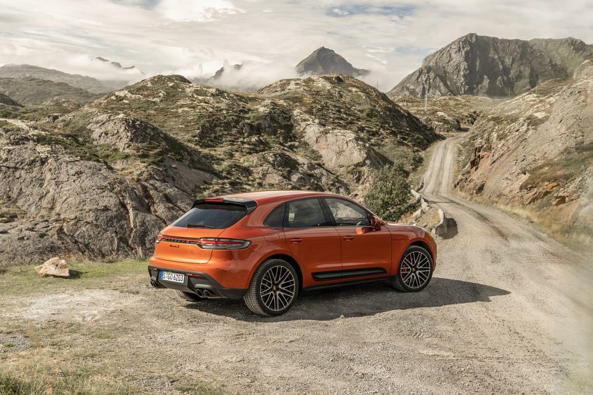 2022 Porsche Macan S - Rear Three-Quarter Wallpaper 850x567 #29