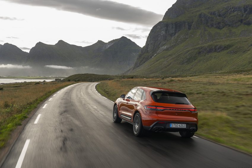 2022 Porsche Macan S - Rear Three-Quarter Wallpaper 850x567 #14