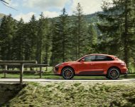 2022 Porsche Macan S - Side Wallpaper 190x150