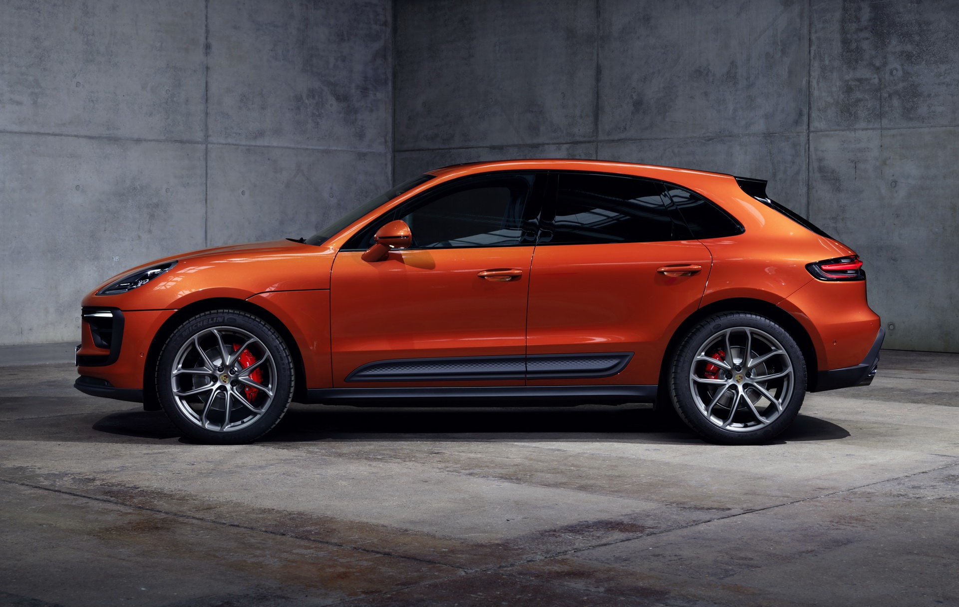 Download 2022 Porsche Macan S - Side HD Wallpaper 1921x1217 #96