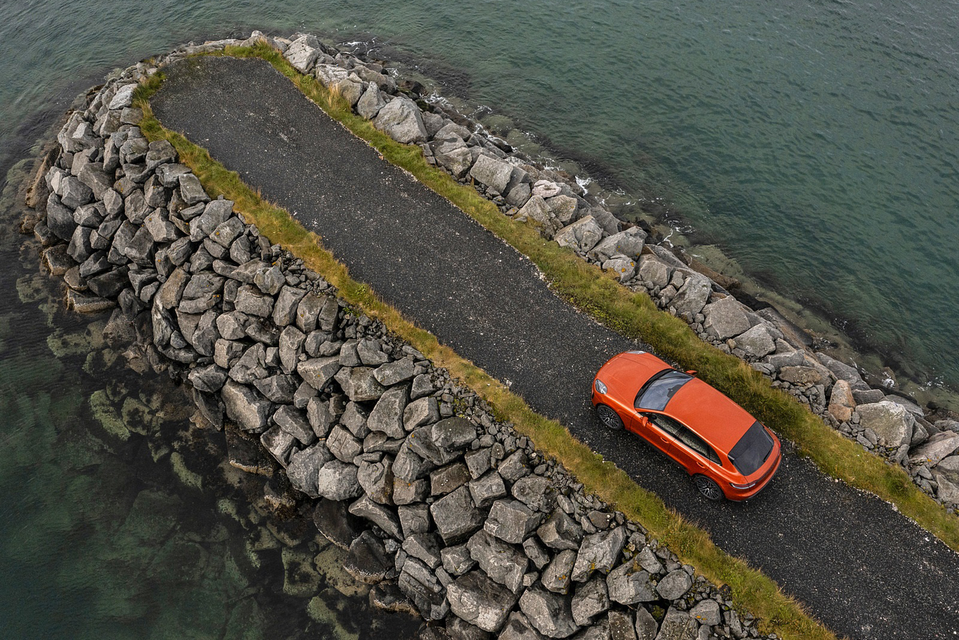 Download 2022 Porsche Macan S - Top HD Wallpaper 1921x1281 #49