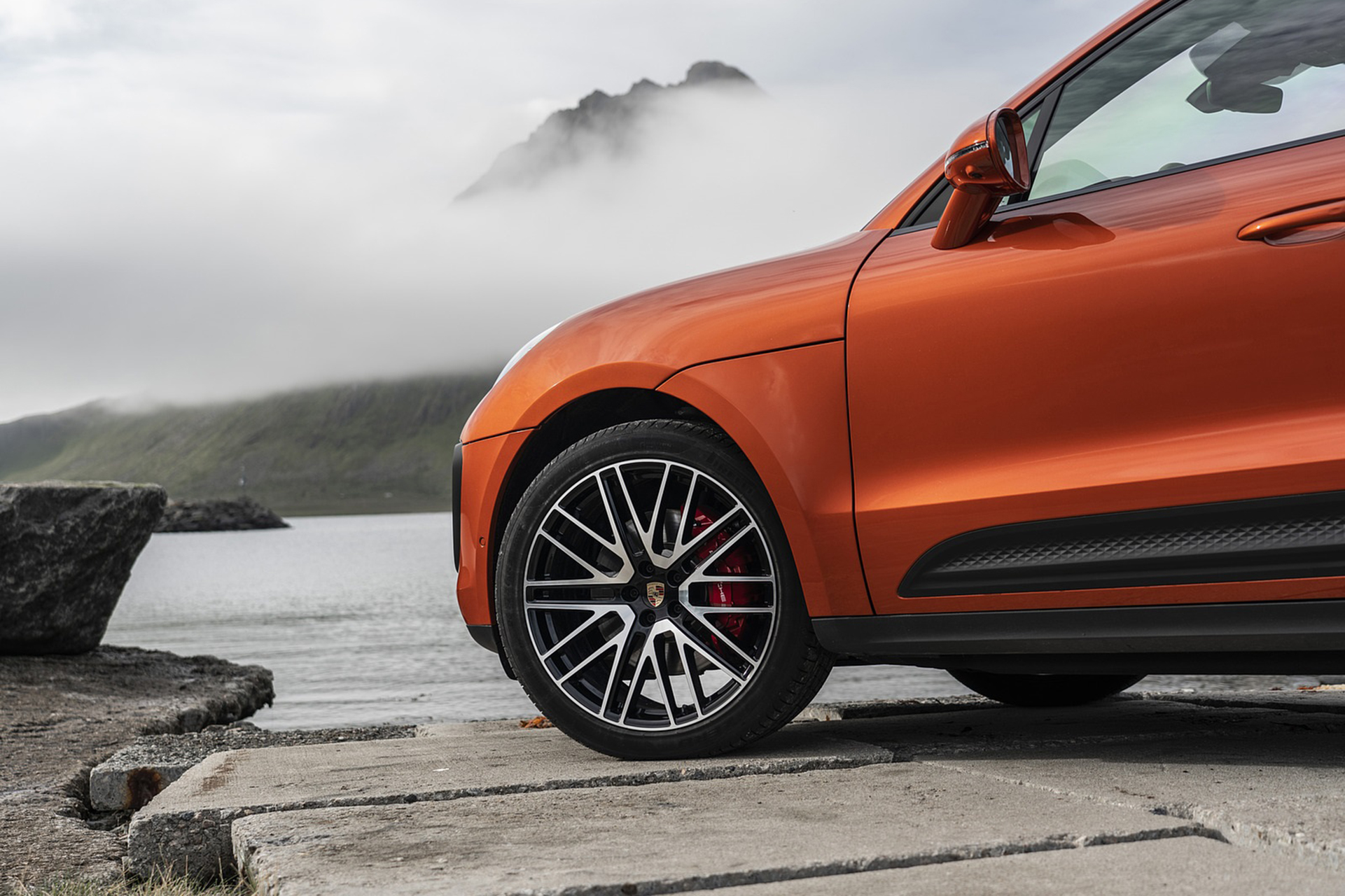 Download 2022 Porsche Macan S - Wheel HD Wallpaper 1921x1280 #52