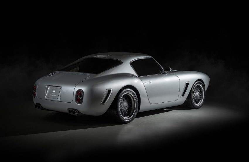 2022 RML Short Wheelbase - Rear Three-Quarter Wallpaper 850x554 #16