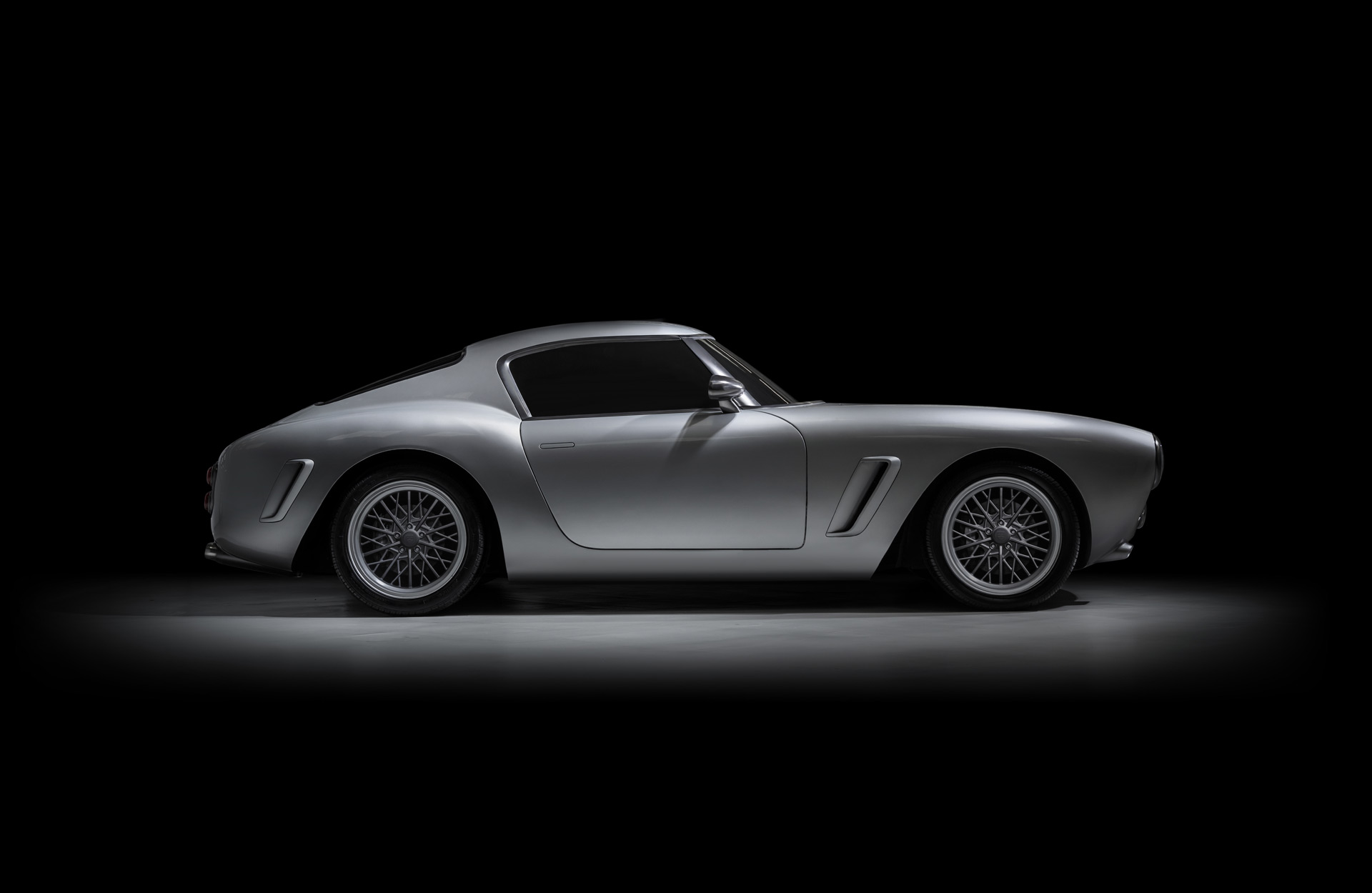 Download 2022 RML Short Wheelbase - Side HD Wallpaper 1920x1250 #17