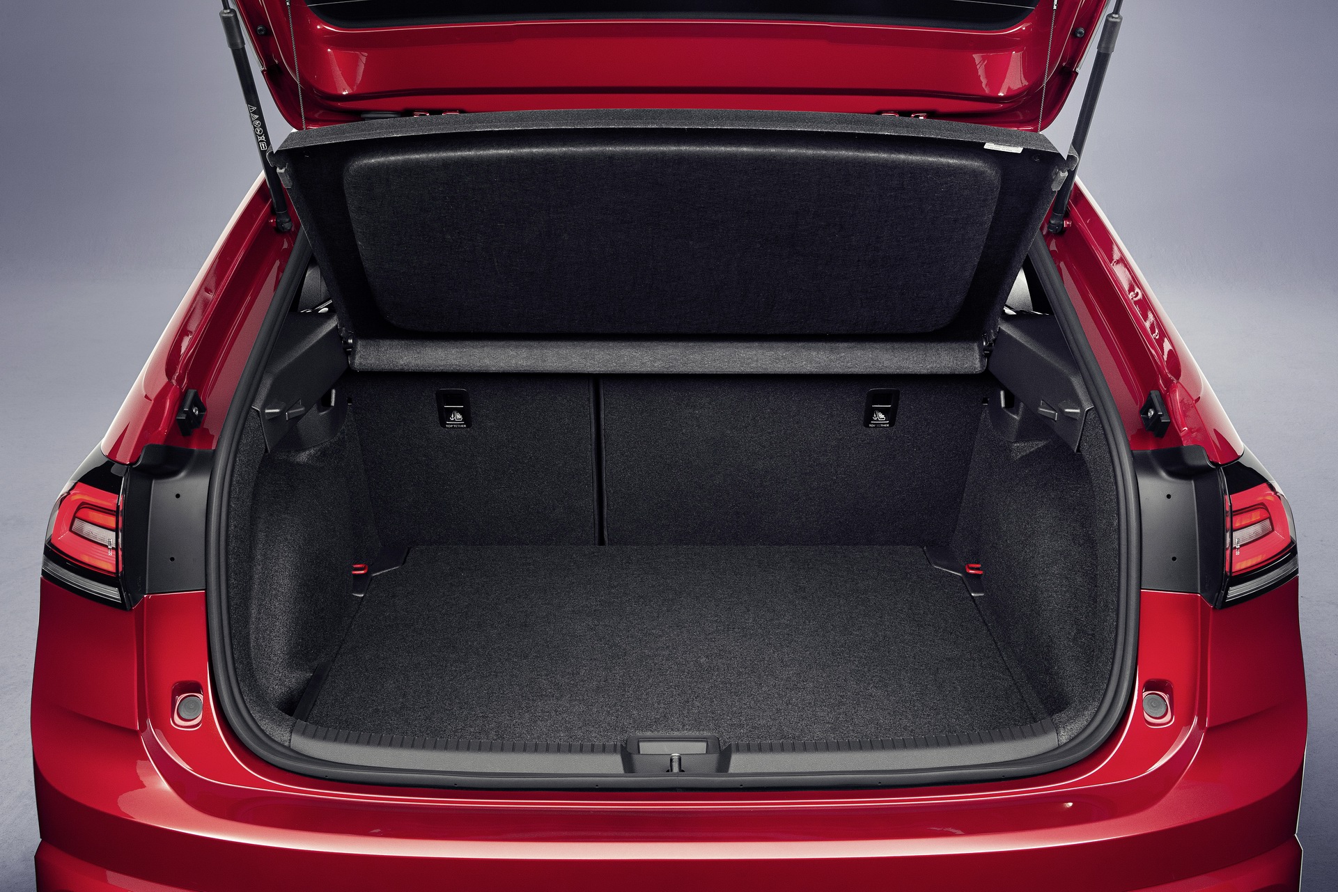 Download 2022 Volkswagen Taigo R-Line - Trunk HD Wallpaper 1921x1281 #17