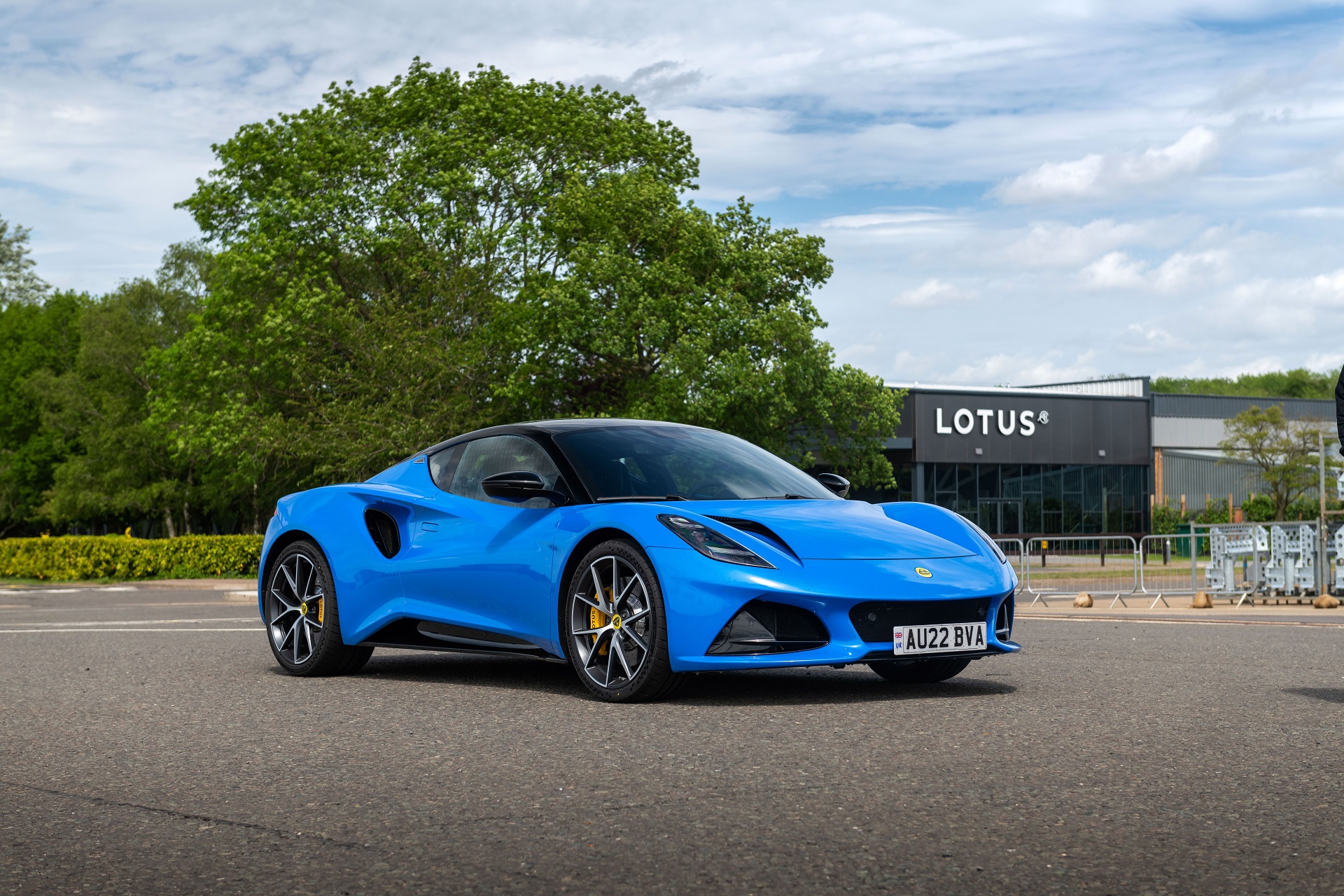 Download 2023 Lotus Emira - Front Three-Quarter HD Wallpaper 1920x1280 #1