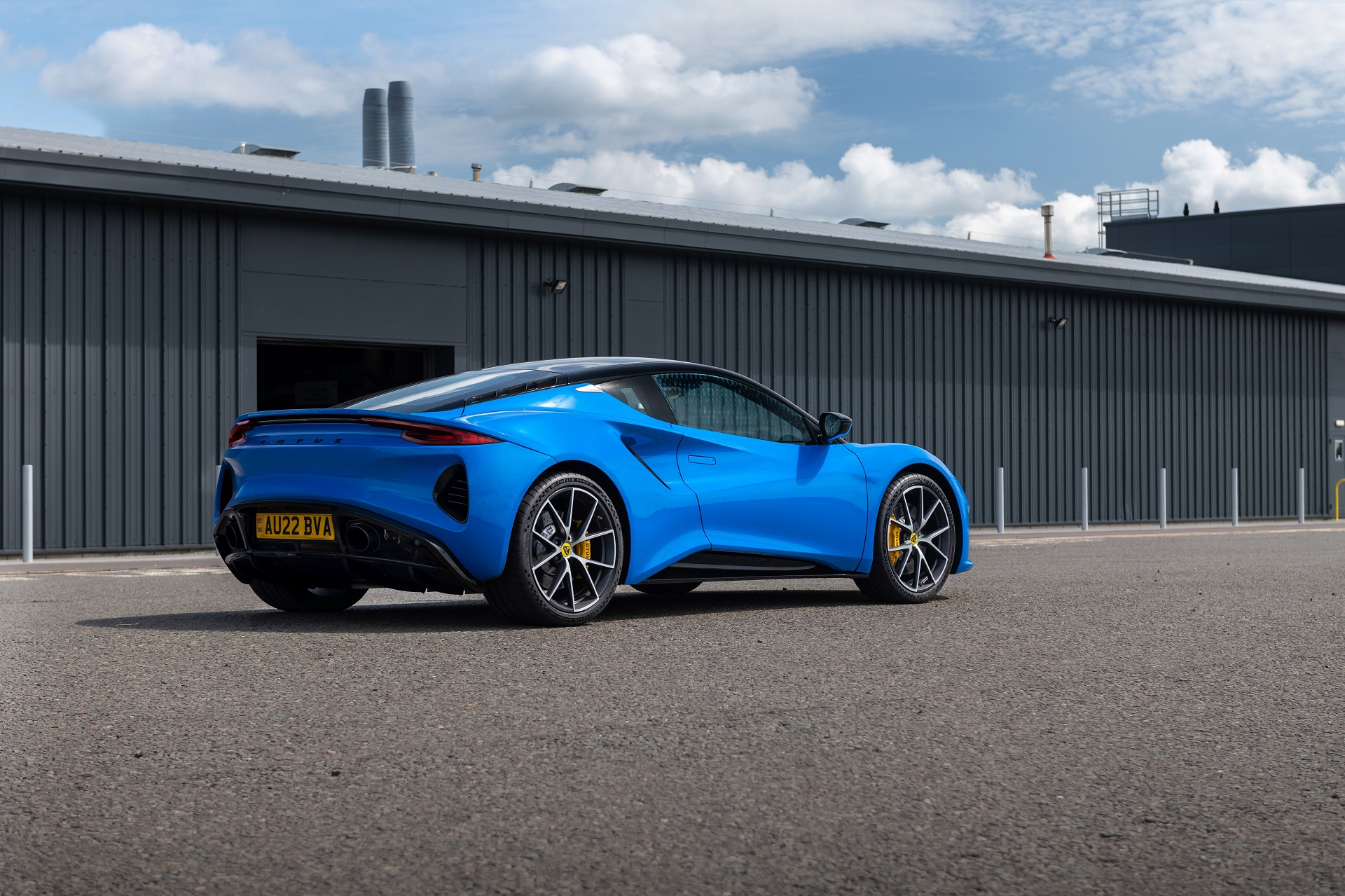 Download 2023 Lotus Emira - Rear Three-Quarter HD Wallpaper 1920x1279 #2