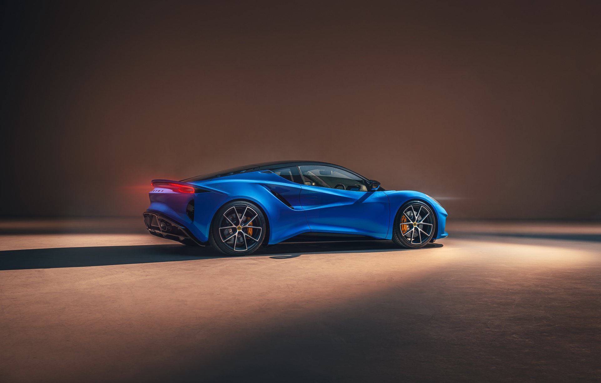 Download 2023 Lotus Emira - Side HD Wallpaper 1921x1226 #85