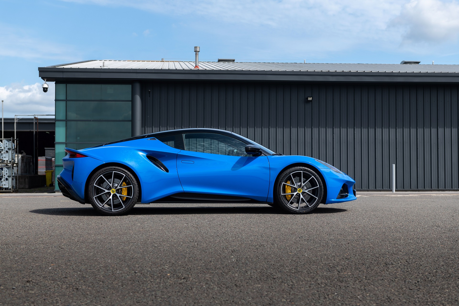 Download 2023 Lotus Emira - Side HD Wallpaper 1920x1280 #3