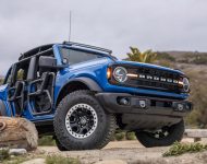 2021 Ford Bronco Riptide Concept - Front Three-Quarter Wallpaper 190x150