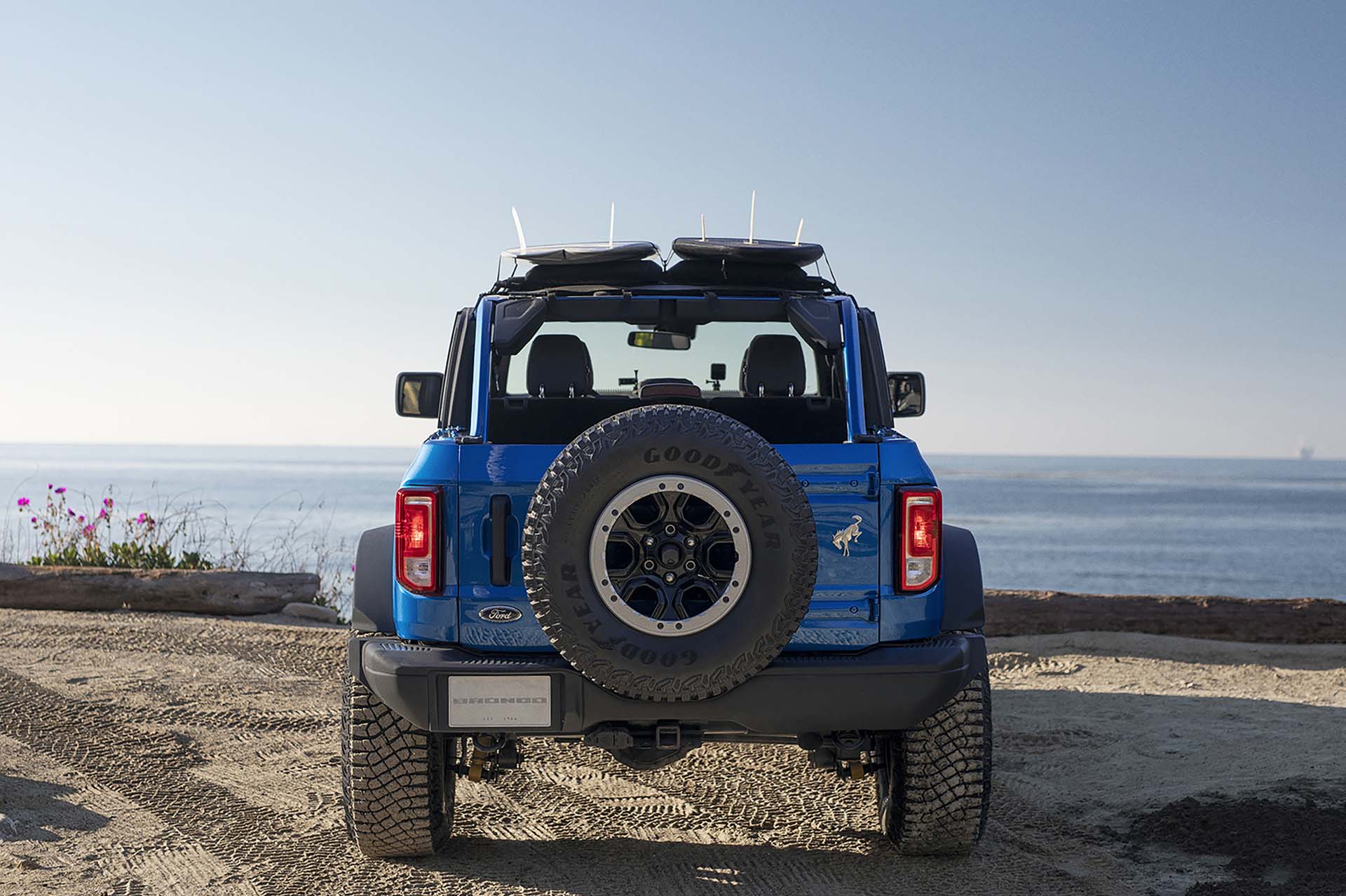 Download 2021 Ford Bronco Riptide Concept - Rear HD Wallpaper 1920x1279 #2